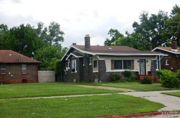 Property Photo:  1320 N Park Drive  IL 62204 