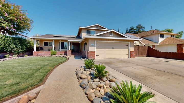 Property Photo:  1744 Hyde Park Lane  CA 95336 