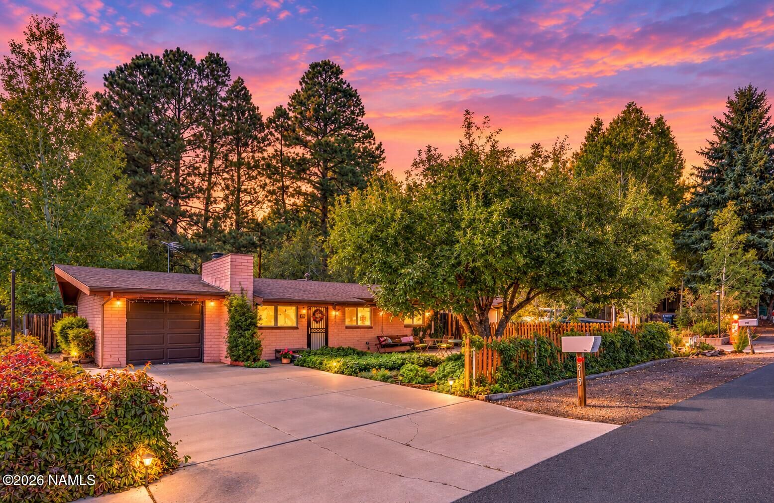 Property Photo:  219 S Dunnam Street  AZ 86001 