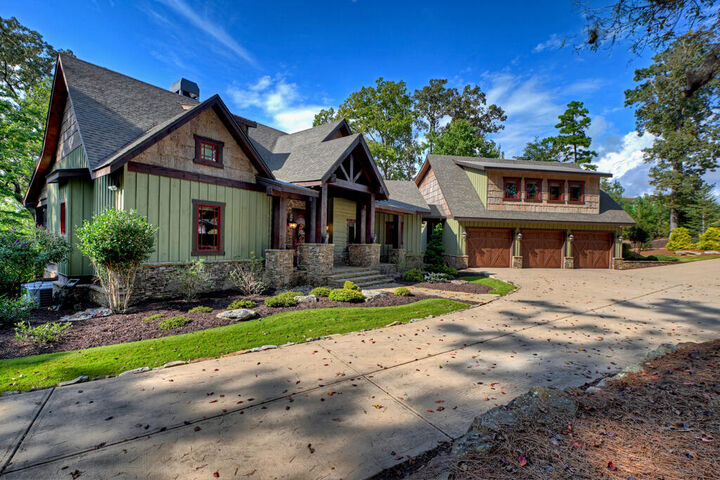Property Photo: 955 Old Toccoa Loop GA 30559