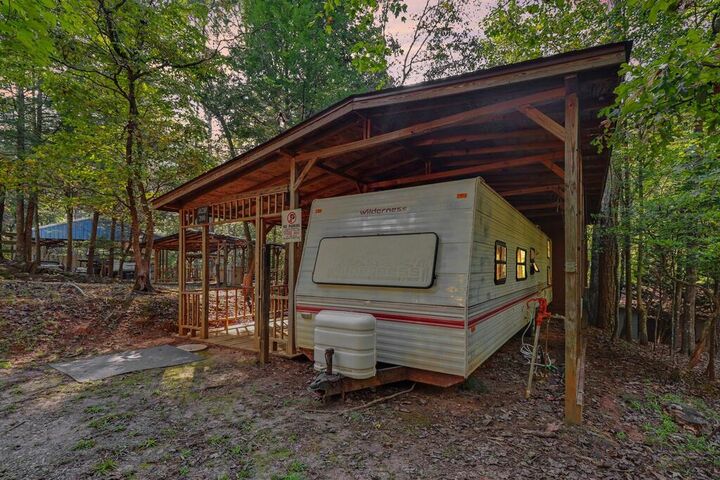 Property Photo:  200 13th Street  GA 30540 