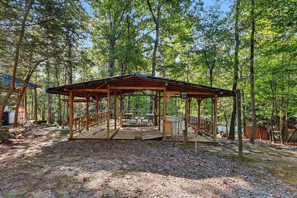 Property Photo:  206 13th Street  GA 30540 