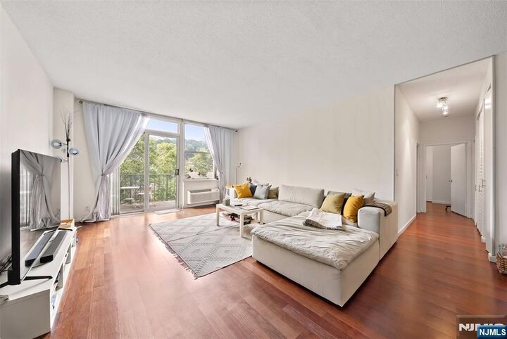 Property Photo:  100 Grand Cove Way 5H  NJ 07020 