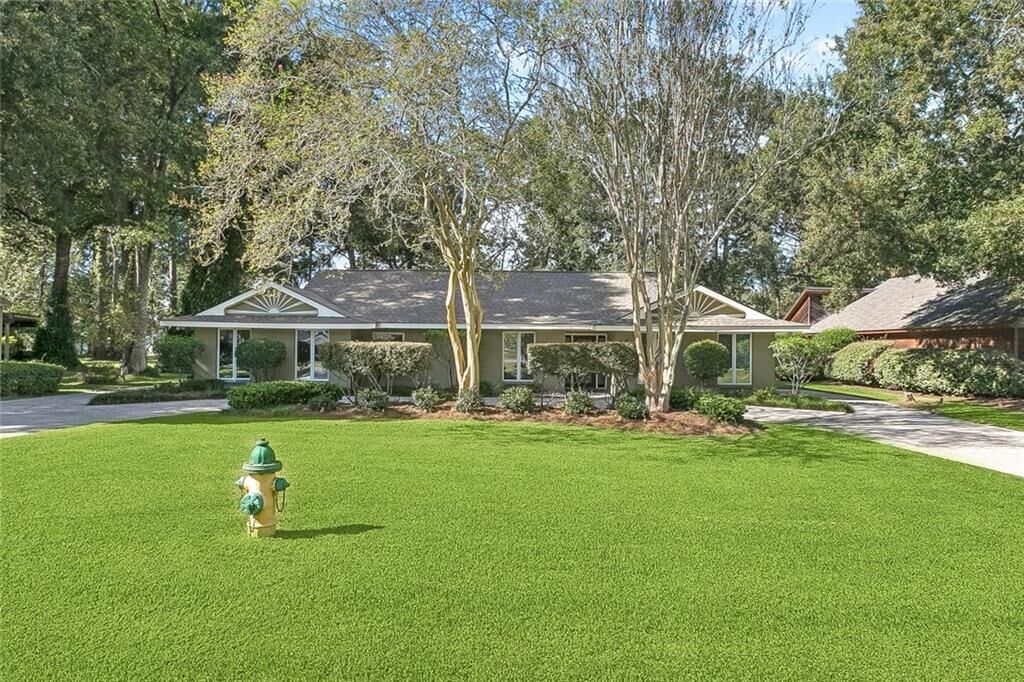 Property Photo:  689 N Beau Chene Drive  LA 70471 