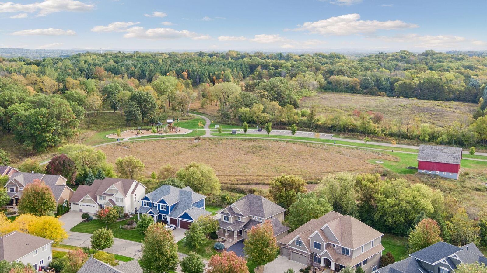 Property Photo:  1711 Deephaven Drive  MN 55129 