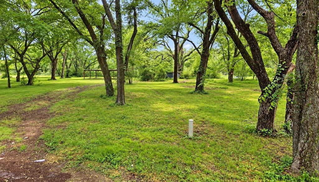 Property Photo:  200 Bowden Circle  TX 76028 