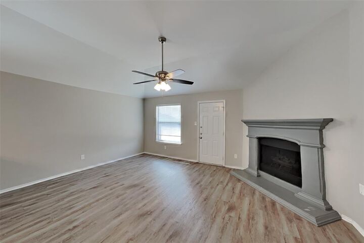 Property Photo: 3916 Shiver Road TX 76244