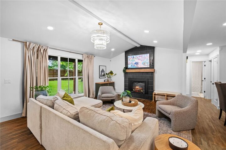Property Photo:  1286 S Curtis Avenue  AR 72751 