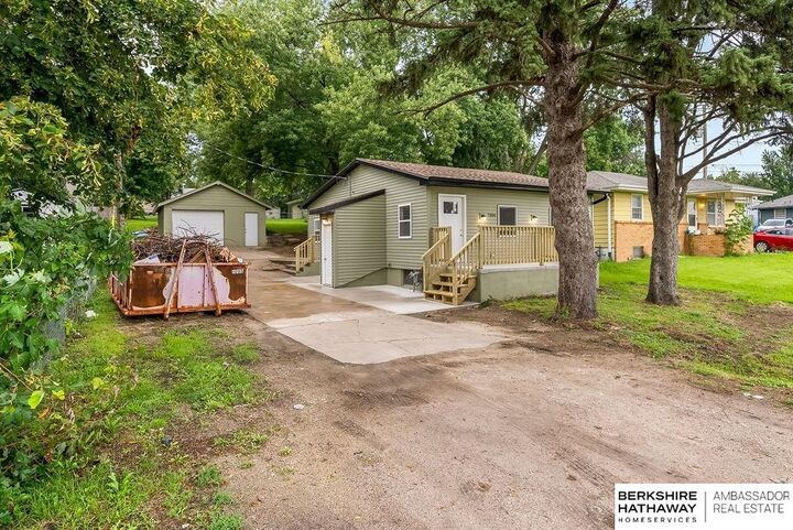 Property Photo:  7306 S 28 Street  NE 68147 