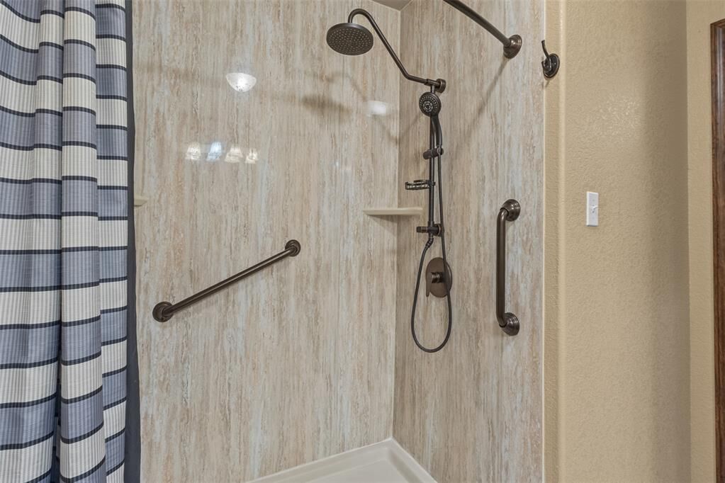 Property Photo:  801 Cedar Ridge Drive  OK 74501 