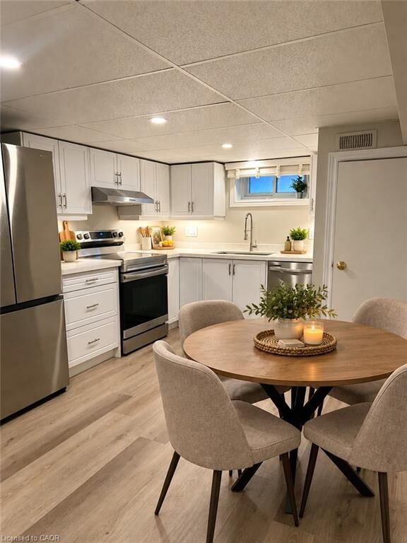 Property Photo:  41 Broker Drive Lower  ON L8T 2B5 