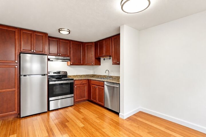 Property Photo:  41 Warren Street B-2  MA 02453 