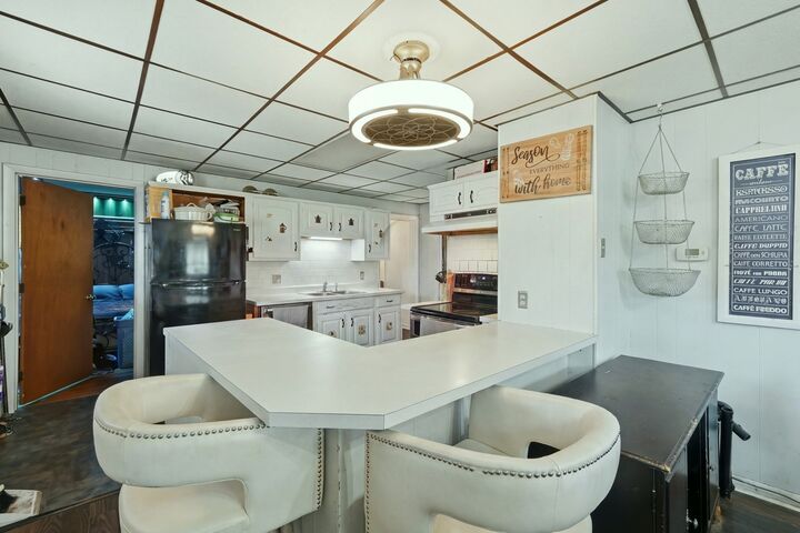 Property Photo: 10 Mildred Ave MA 01603