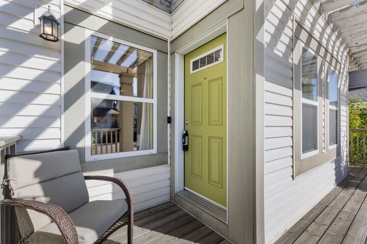 Property Photo:  42 Copperpond Place SE  AB T2Z 0L6 