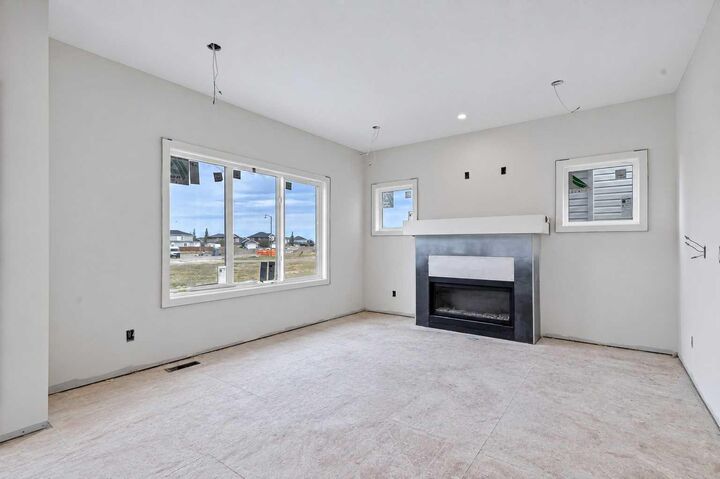 Property Photo: 844 Hampshire Crescent NE AB T1V 0E4