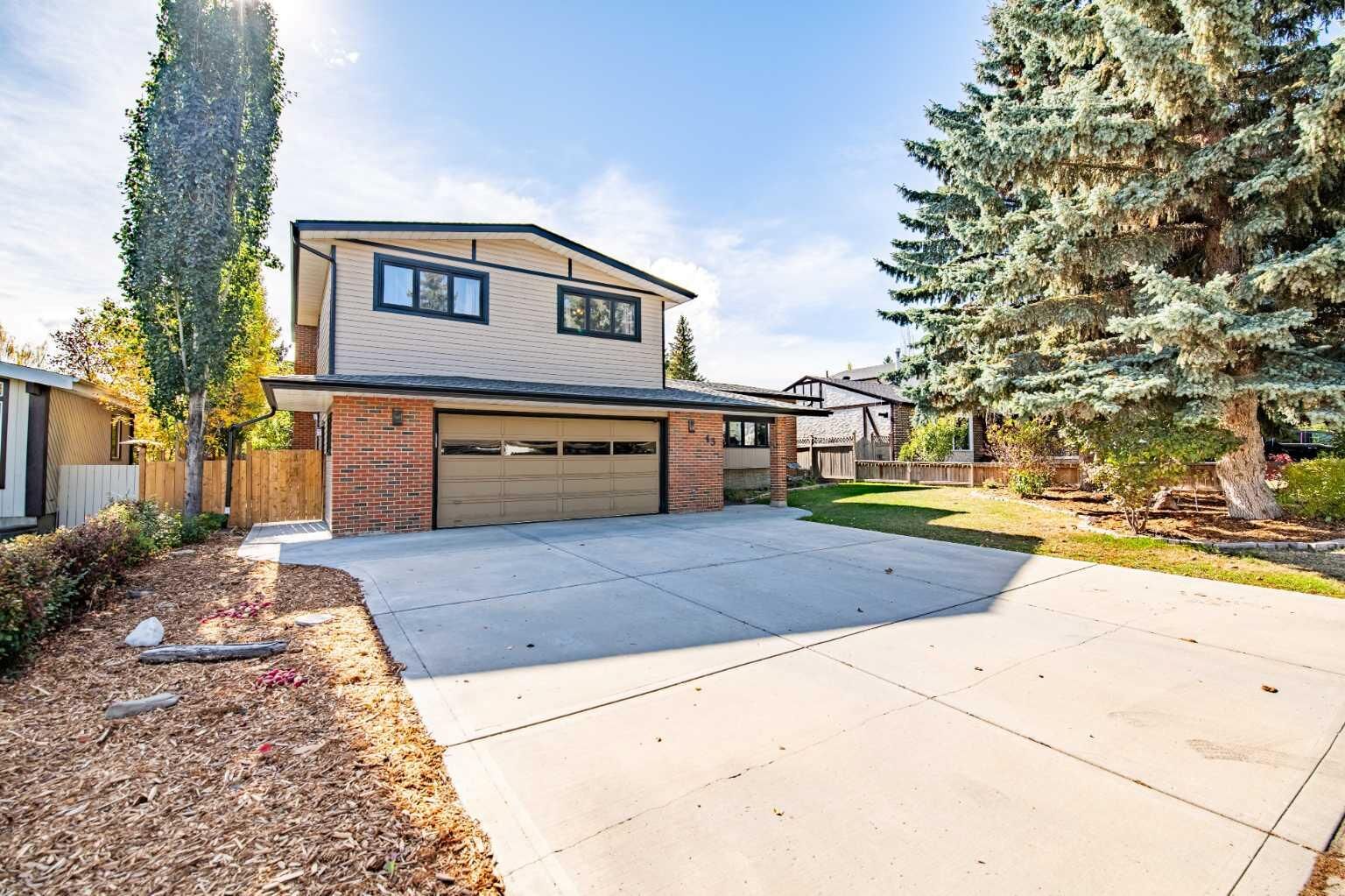 Property Photo:  43 Allan Street  AB T4R 1A6 
