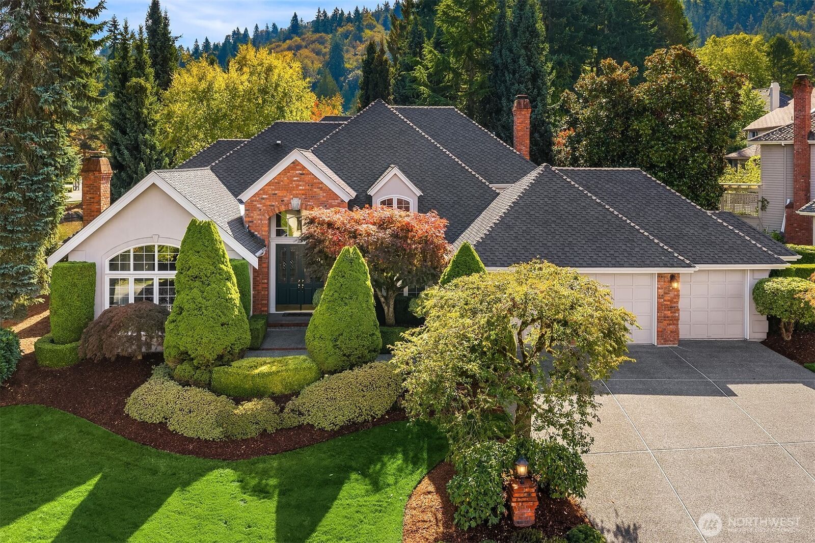 Property Photo:  5684  Matterhorn Place NW  WA 98027 