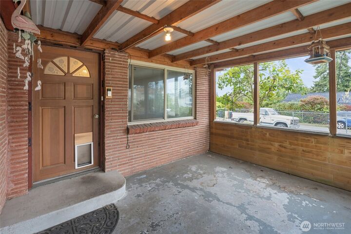 Property Photo: 702 E 51st Street WA 98404