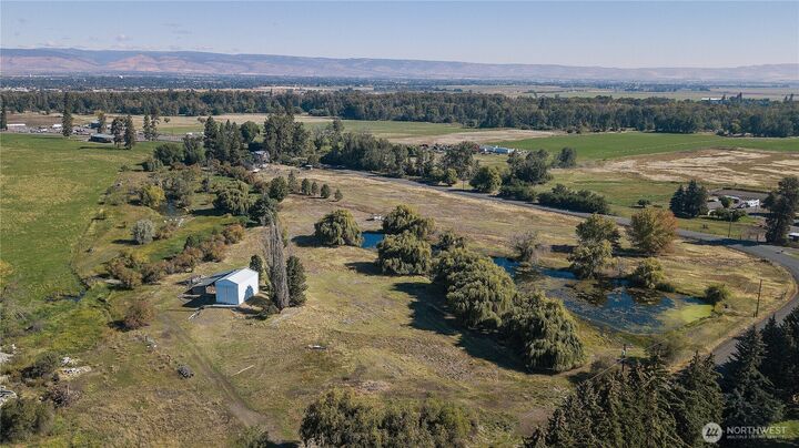 Property Photo: 2601 Riverbottom Road WA 98926