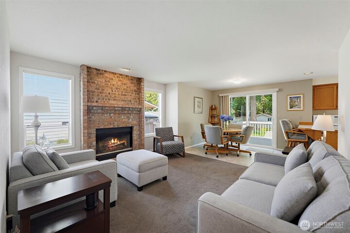 Property Photo:  1105 SW 352nd Street  WA 98023 