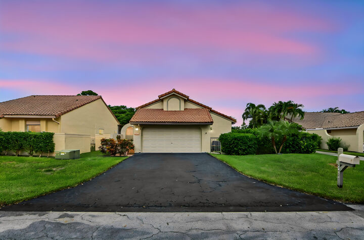 Property Photo:  2055 NW 15th Place  FL 33445 