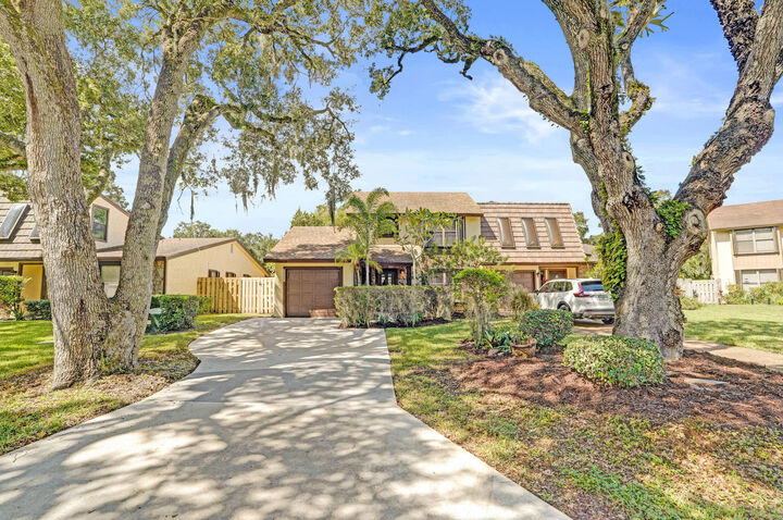 Property Photo:  1065 Raintree Lane  FL 33410 