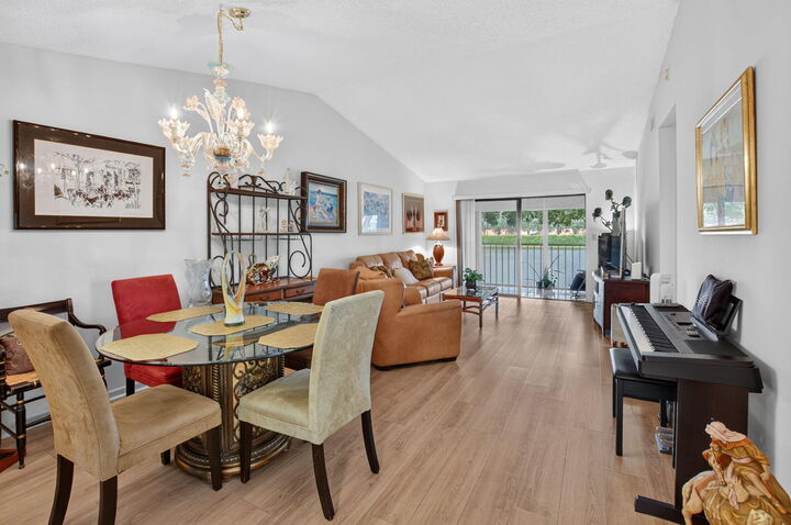 Property Photo:  15301 Pembridge Avenue 61  FL 33484 