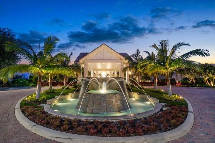 Property Photo: 7206 Le Chalet Boulevard FL 33472