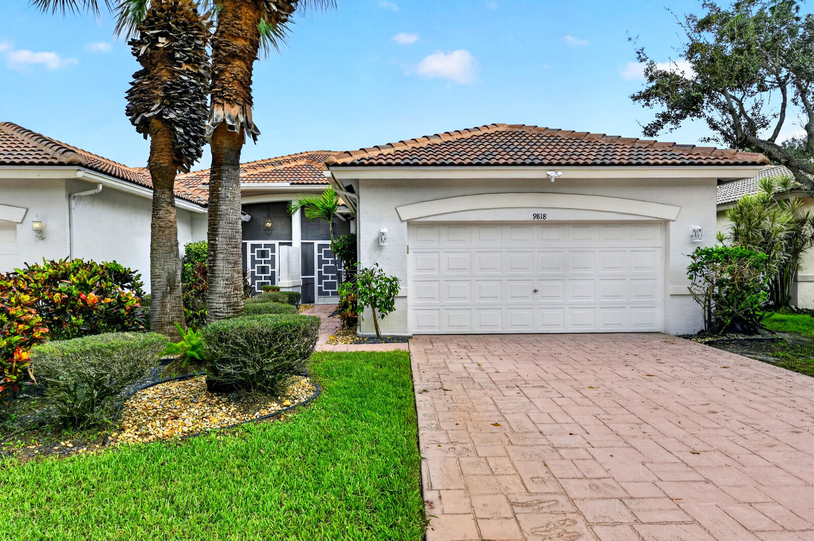 Property Photo: 9818 Crescent View Drive S FL 33437