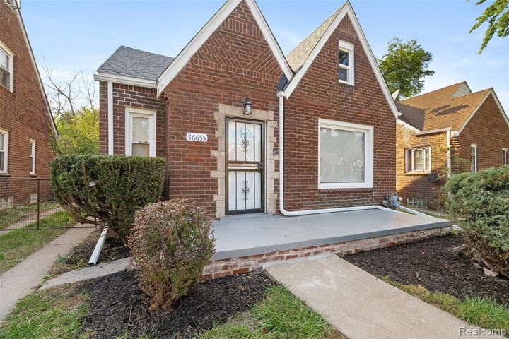 Property Photo: 16655 Stansbury Street MI 48235