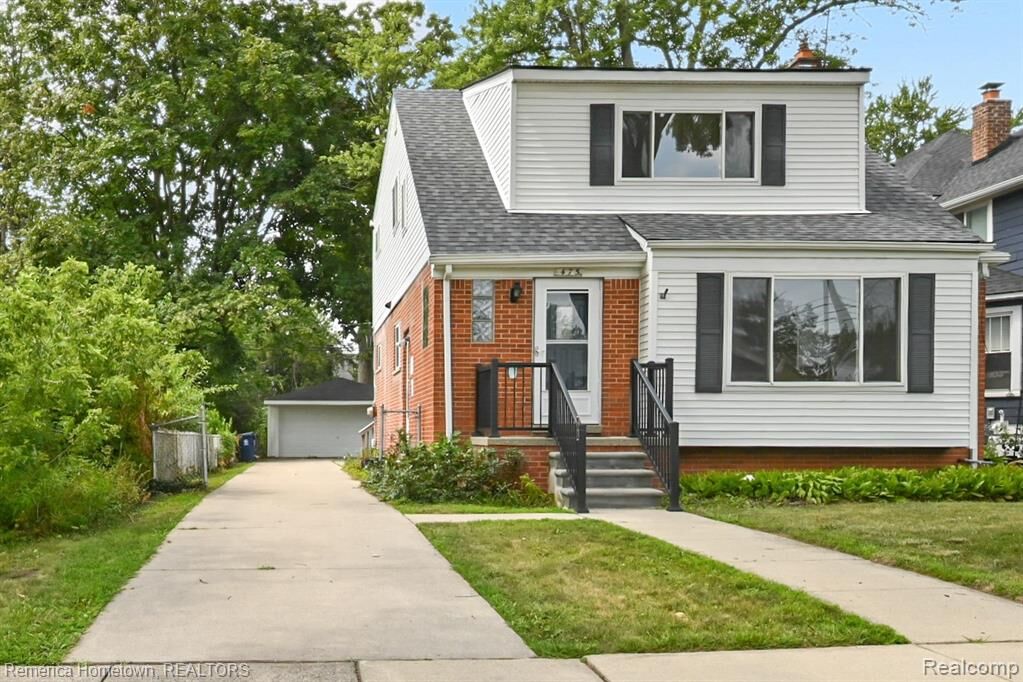 Property Photo:  475 N Harvey (Fl 1) Street N  MI 48170 