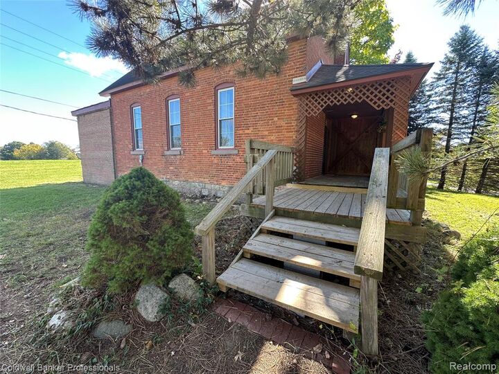 Property Photo:  1187 Hadley Road  MI 48446 