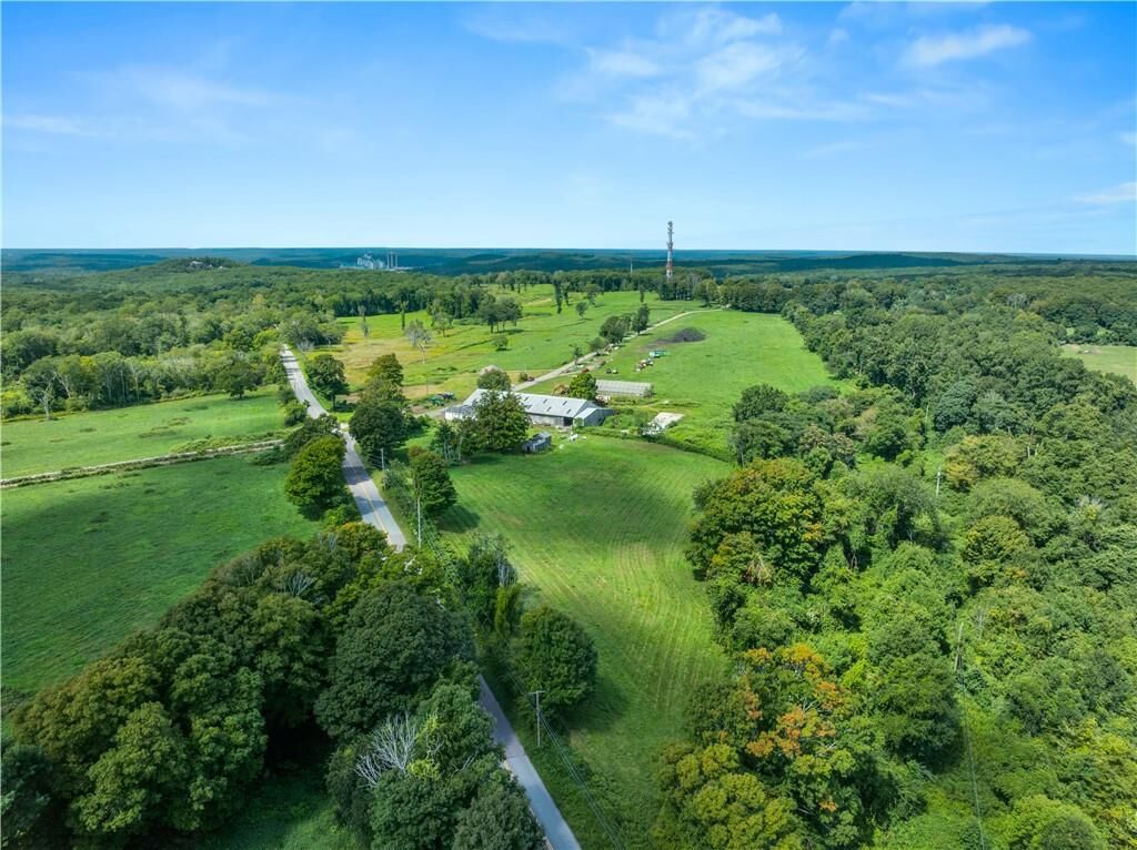 Property Photo:  118 Wintechog Hill Road  CT 06359 