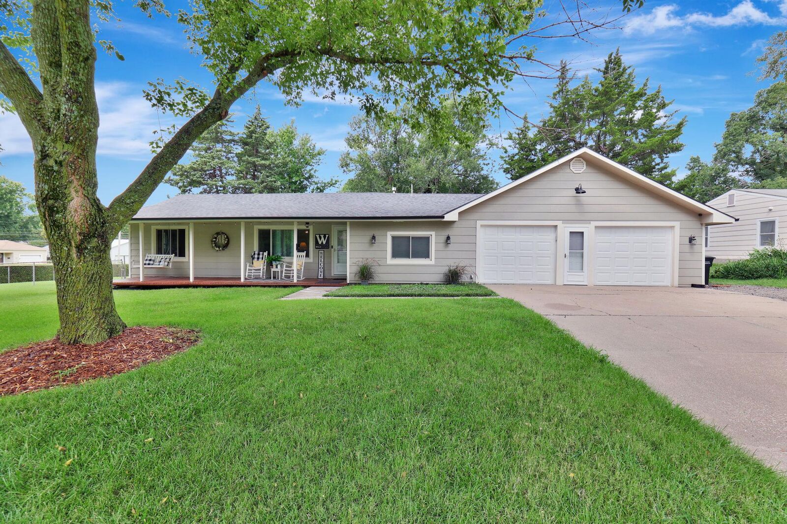 Property Photo: 1703 N Cron St KS 67010