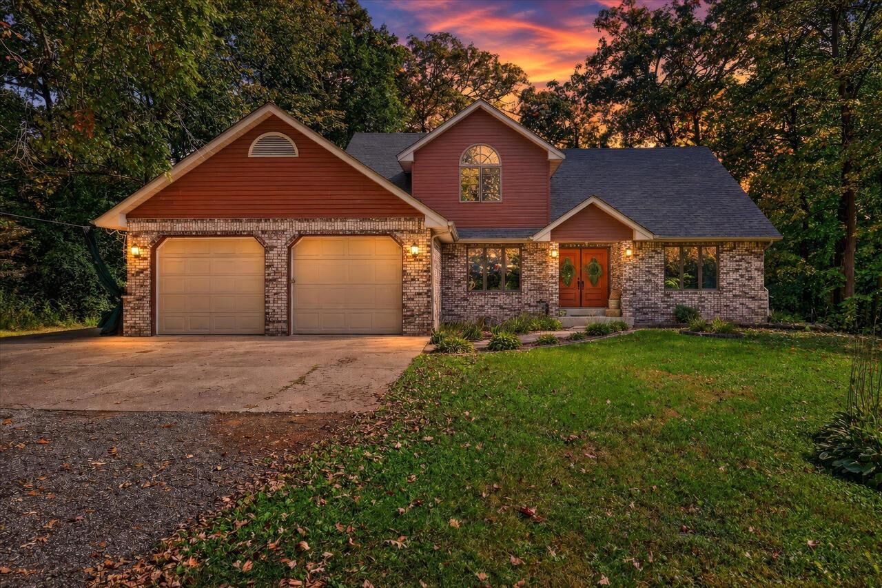 Property Photo: 5310 N Terra Court WI 53563