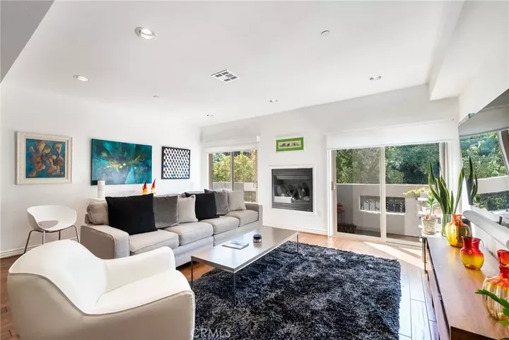 Property Photo: 1410 N Curson Avenue 202 CA 90046