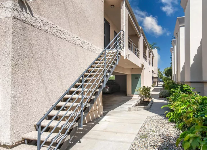 Property Photo: 929 S Marengo Avenue 3 CA 91106