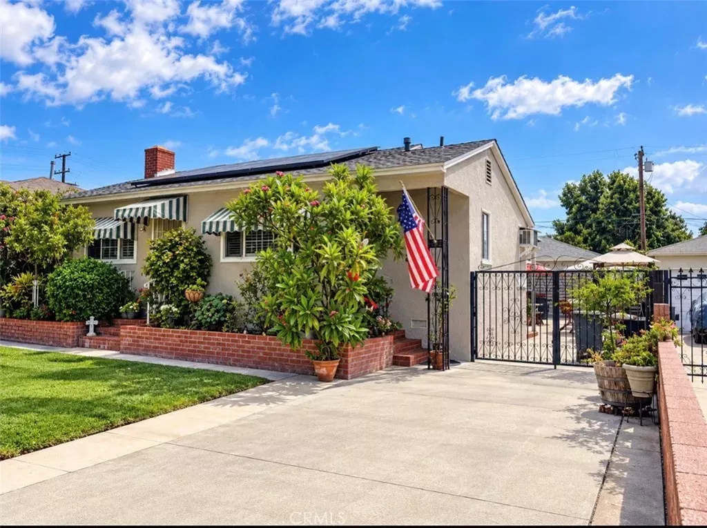 Property Photo: 5618 Adele CA 90601