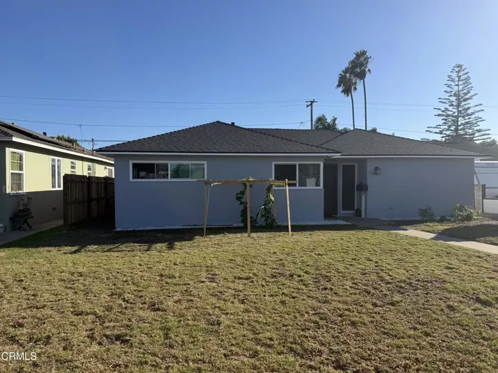 Property Photo:  722 W Robert Avenue  CA 93030 