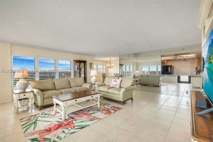 Property Photo: 3200 Port Royale Dr N 806 FL 33308