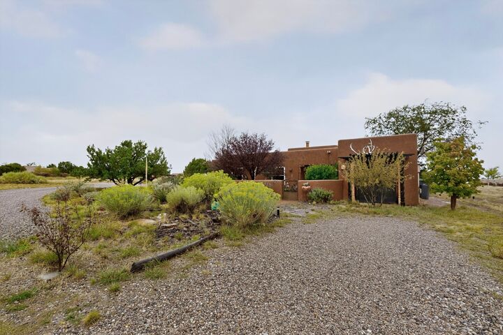 Property Photo: 6 Enebro Place NM 87508
