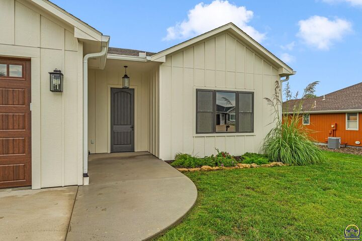 Property Photo:  4100 SE 33rd St  KS 66605 