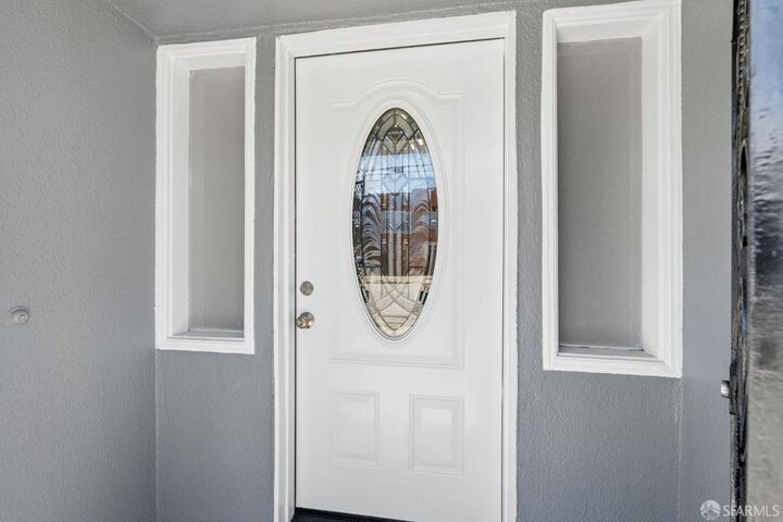 Property Photo:  710 Vienna Street  CA 94112 