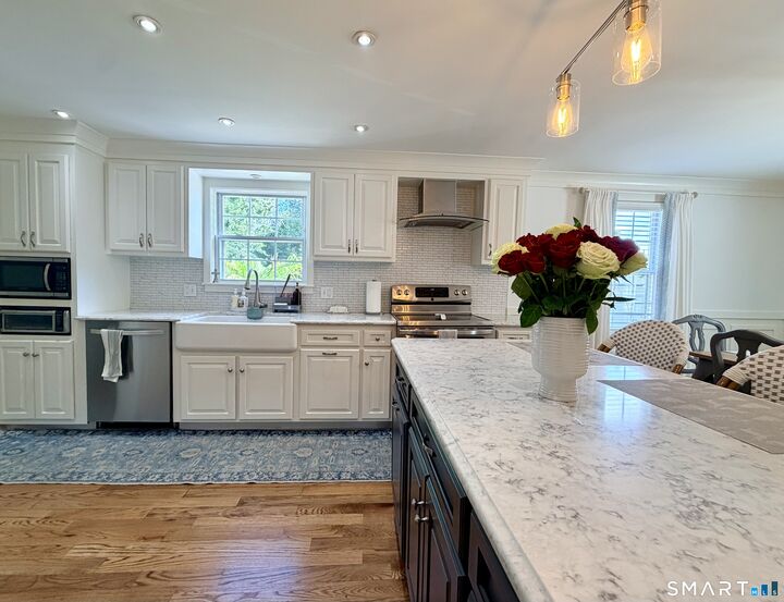 Property Photo:  94 Sheppard Street  CT 06614 