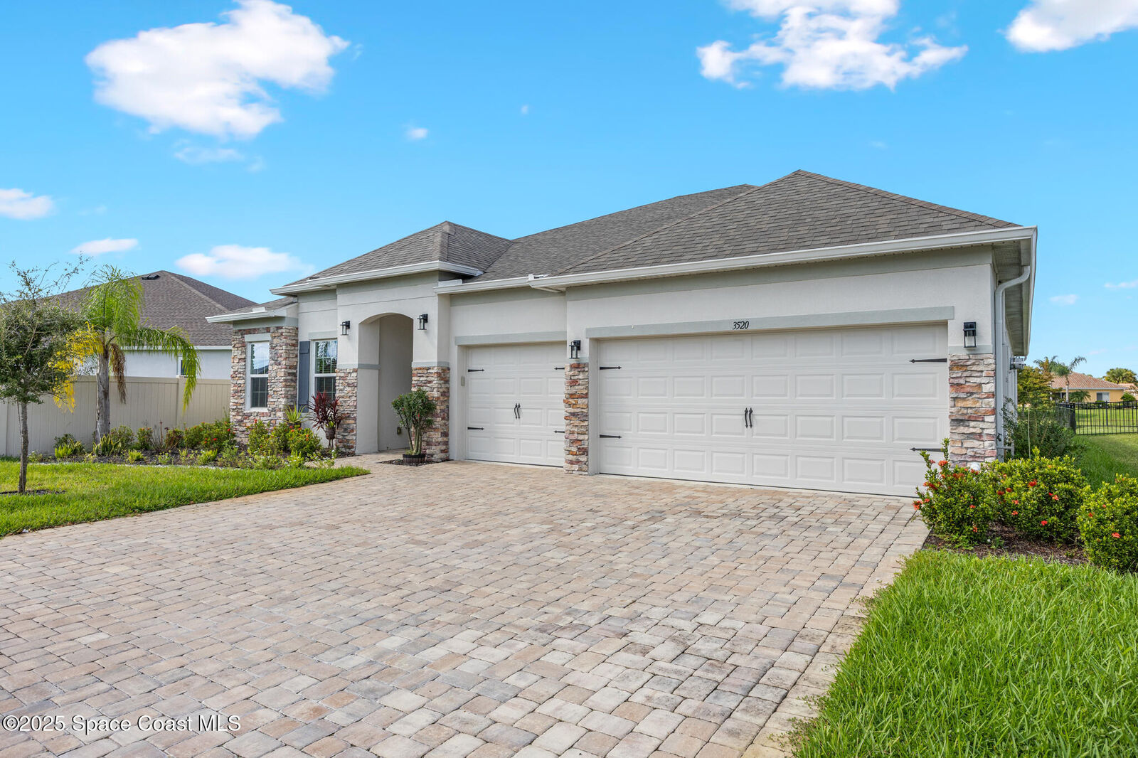Property Photo: 3520 Rixford Way SE FL 32909
