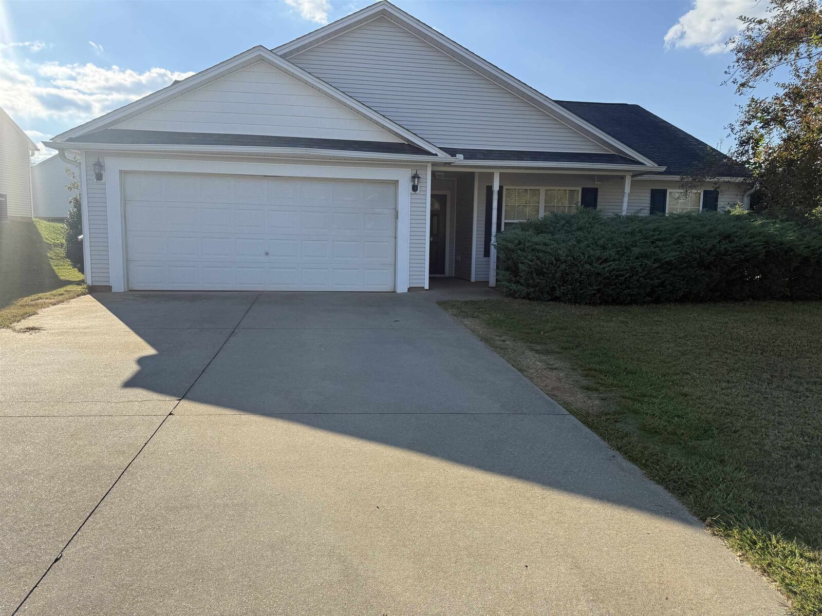 Property Photo:  324 Lockport Way  SC 29301 