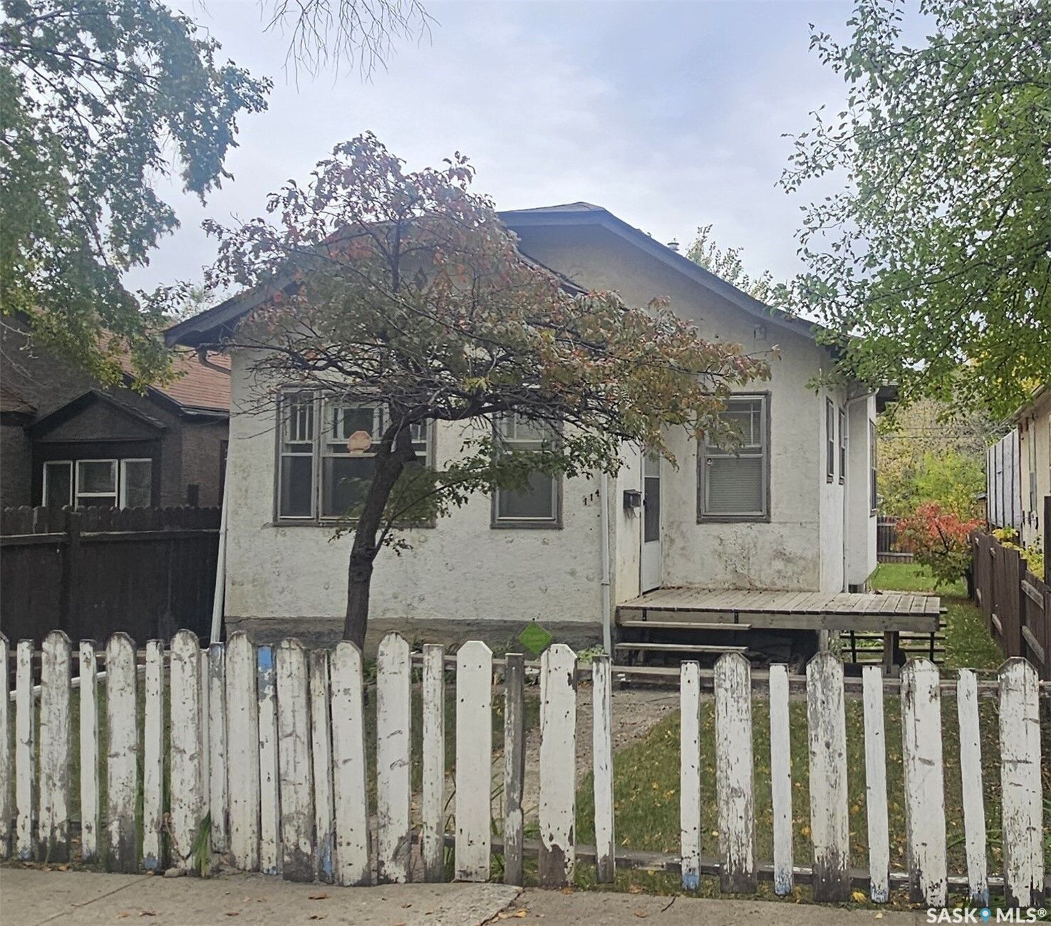 Property Photo:  114 N Avenue S  SK S7M 2M7 