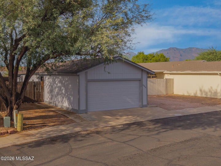 Property Photo: 2064 W Brittain Drive AZ 85705