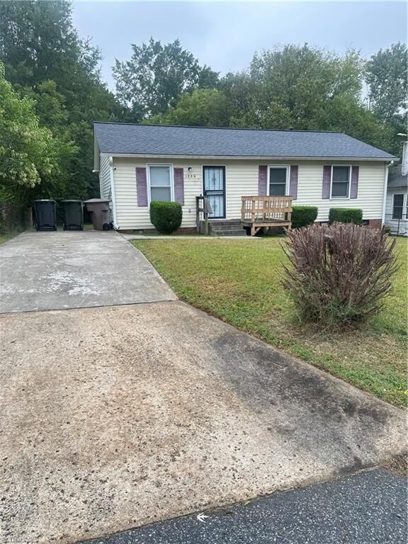 Property Photo:  1006 Tuscaloosa Street  NC 27406 