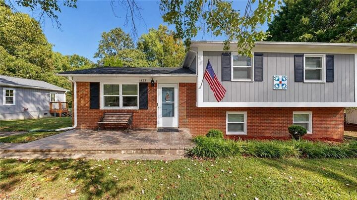 Property Photo: 1823 Bantry Trail NC 27284